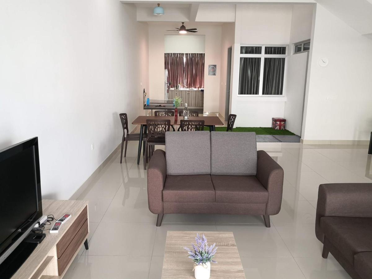 Sparkling Clean Homestay @ Kota Kemuning - Rimbayu Teluk Panglima Garang 外观 照片