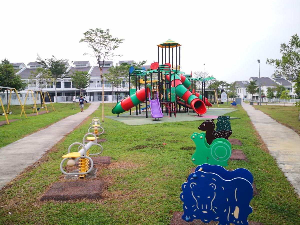 Sparkling Clean Homestay @ Kota Kemuning - Rimbayu Teluk Panglima Garang 外观 照片