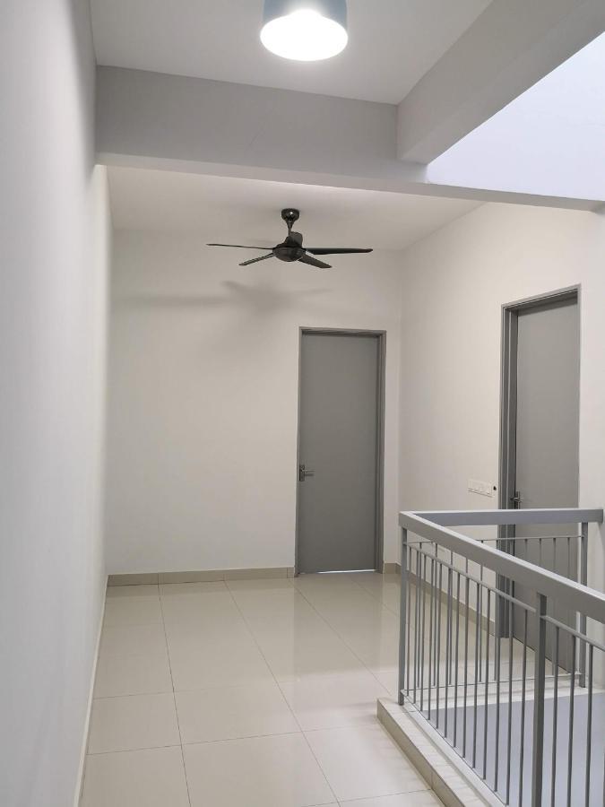 Sparkling Clean Homestay @ Kota Kemuning - Rimbayu Teluk Panglima Garang 外观 照片